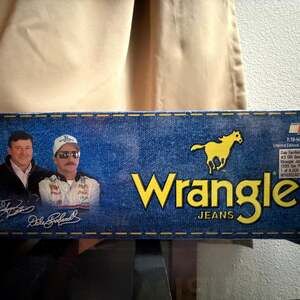 Dale Earnhardt #3 GM Goodwrench Wrangler Jeans 1/16 Scale 1999 Gas Pump Limited